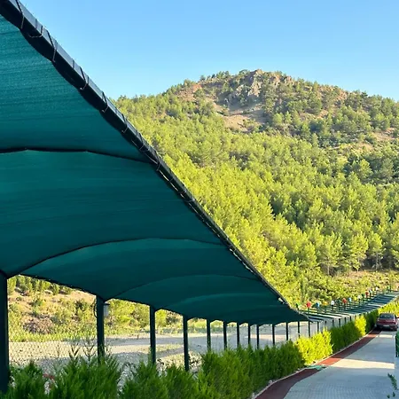 Villa Cesur C4 Oezel Havuzlu *