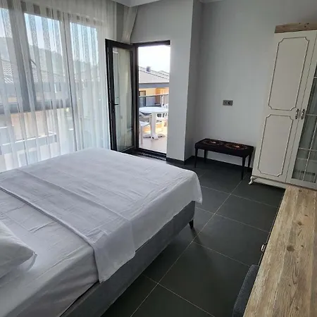 Cesur C4 Oezel Havuzlu * 달라만